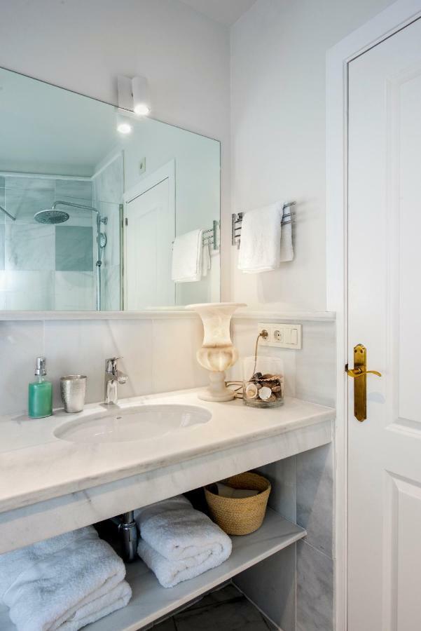 Apartamento La Catedral Sevilla Eksteriør billede